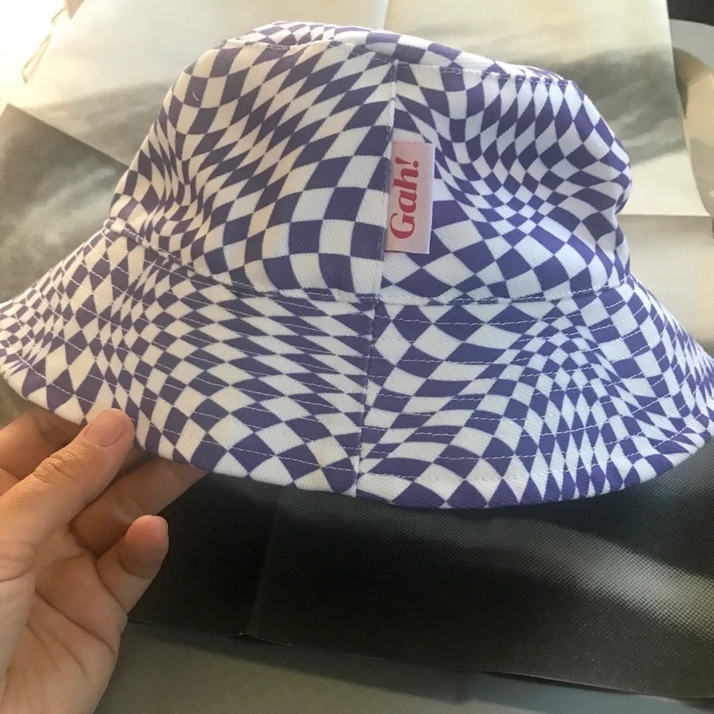 Lisa Says Gah bucket hat in purple checker NEW